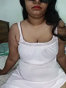Snapshot of Reesha_99 chatting on 06/14/26, 02:24 Reesha 99 online show from 06/14/26, 02:24