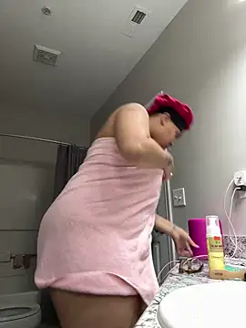 Snapshot of SexyHoneyRedd chatting on 01/09/25, 11:58 SexyHoneyRedd online show from 01/09/25, 11:58