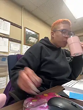 Snapshot of SexyHoneyRedd chatting on 01/31/25, 03:11 SexyHoneyRedd online show from 01/31/25, 03:11