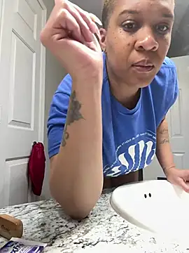 Snapshot of SexyHoneyRedd chatting on 02/16/25, 06:10 SexyHoneyRedd online show from 02/16/25, 06:10