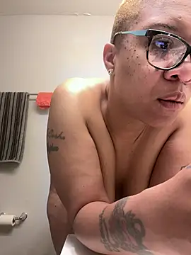 SexyHoneyRedd online show from 03/25/26, 10:21