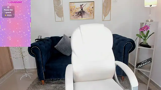 naomii campbell  online show from 11/15/25, 07:10