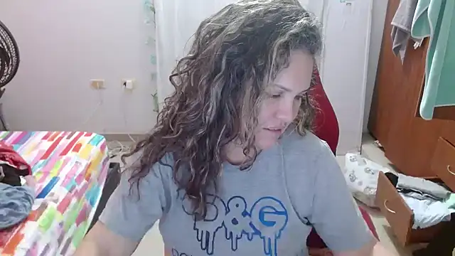 Snapshot of helenca43 chatting on 09/15/25, 11:10 helenca43 online show from 09/15/25, 11:10