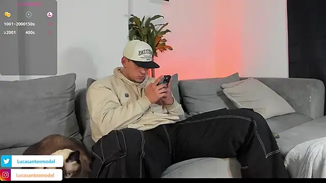 Snapshot of lucasanto_ chatting on 12/14/24, 05:18 lucasanto online show from 12/14/24, 05:18