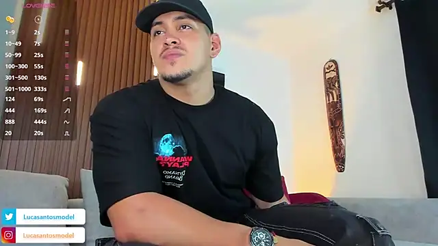 Snapshot of lucasanto_ chatting on 11/10/25, 01:04 lucasanto online show from 11/10/25, 01:04