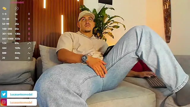 Snapshot of lucasanto_ chatting on 11/14/25, 01:15 lucasanto online show from 11/14/25, 01:15