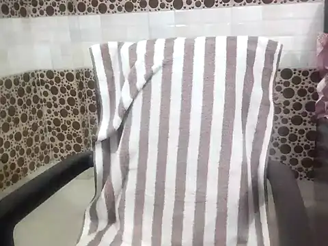Snapshot of Aarvi_Arora chatting on 12/03/24, 10:50 Aarvi Arora online show from 12/03/24, 10:50