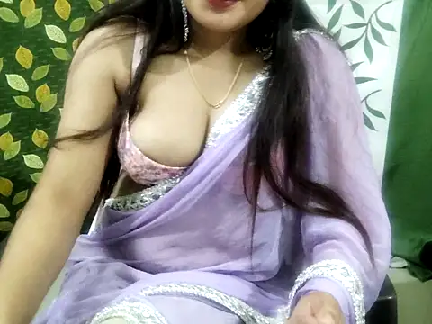Snapshot of Aarvi_Arora chatting on 02/15/25, 11:50 Aarvi Arora online show from 02/15/25, 11:50