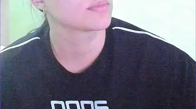 Snapshot of Luciluu20 chatting on 01/19/25, 04:22 Luciluu20 online show from 01/19/25, 04:22