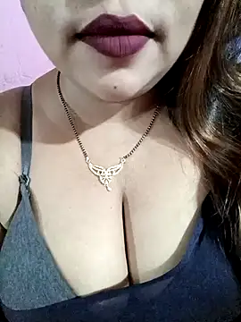 Snapshot of Beautyy38 chatting on 12/25/24, 02:57 Beautyy38 online show from 12/25/24, 02:57