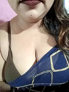 Snapshot of Beautyy38 chatting on 02/04/25, 03:11 Beautyy38 online show from 02/04/25, 03:11