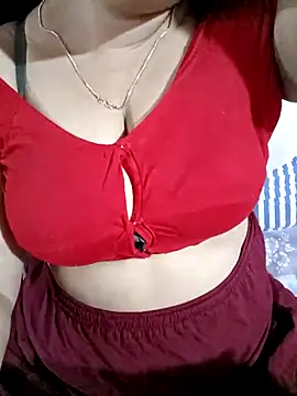 Snapshot of Beautyy38 chatting on 02/16/25, 03:37 Beautyy38 online show from 02/16/25, 03:37