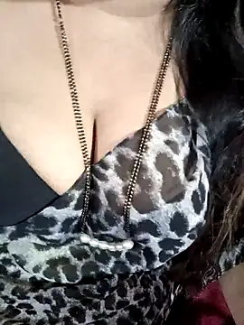 Snapshot of Beautyy38 chatting on 09/27/25, 03:55 Beautyy38 online show from 09/27/25, 03:55