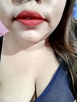 Snapshot of Beautyy38 chatting on 10/14/25, 10:49 Beautyy38 online show from 10/14/25, 10:49