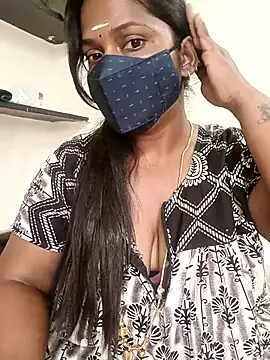 Snapshot of Renuma chatting on 02/12/25, 03:51 Renuma online show from 02/12/25, 03:51