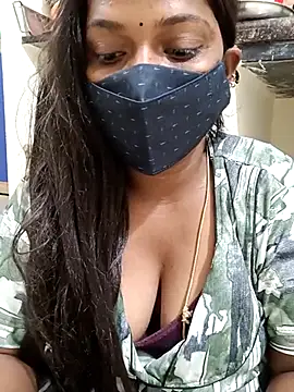 Snapshot of Renuma chatting on 02/13/25, 09:06 Renuma online show from 02/13/25, 09:06