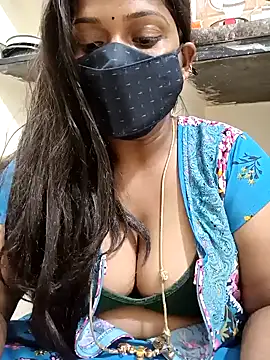 Snapshot of Renuma chatting on 02/15/25, 05:28 Renuma online show from 02/15/25, 05:28