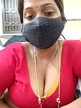 Snapshot of Renuma chatting on 02/18/25, 01:00 Renuma online show from 02/18/25, 01:00