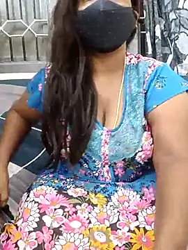 Snapshot of Renuma chatting on 02/18/25, 04:37 Renuma online show from 02/18/25, 04:37