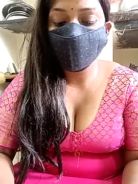 Snapshot of Renuma chatting on 02/19/25, 06:11 Renuma online show from 02/19/25, 06:11