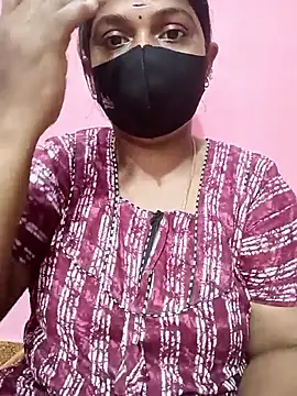 Snapshot of Renuma chatting on 10/03/25, 10:56 Renuma online show from 10/03/25, 10:56