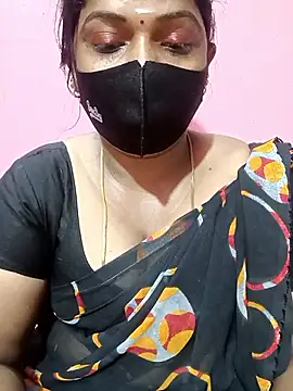 Snapshot of Renuma chatting on 10/29/25, 03:58 Renuma online show from 10/29/25, 03:58