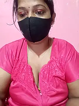 Snapshot of Renuma chatting on 10/31/25, 12:11 Renuma online show from 10/31/25, 12:11