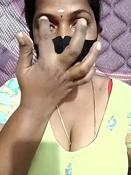 Snapshot of Renuma chatting on 02/13/26, 03:24 Renuma online show from 02/13/26, 03:24