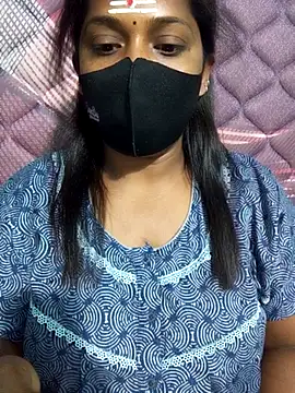 Snapshot of Renuma chatting on 02/15/26, 04:03 Renuma online show from 02/15/26, 04:03