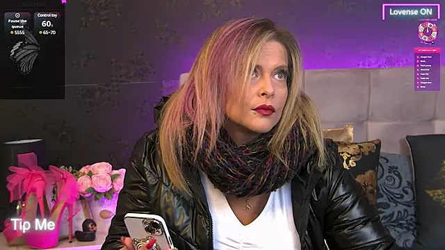 ZoeMesmerize online show from 01/15/25, 05:19