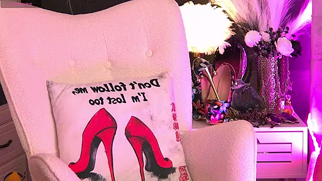 ZoeMesmerize online show from 10/16/25, 03:07