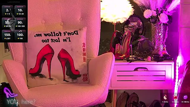 ZoeMesmerize online show from 10/31/25, 06:47