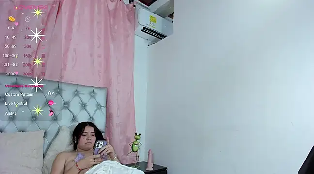 Snapshot of any_rox chatting on 01/22/25, 04:55 any rox online show from 01/22/25, 04:55