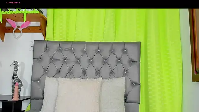 Snapshot of any_rox chatting on 03/08/25, 12:52 any rox online show from 03/08/25, 12:52