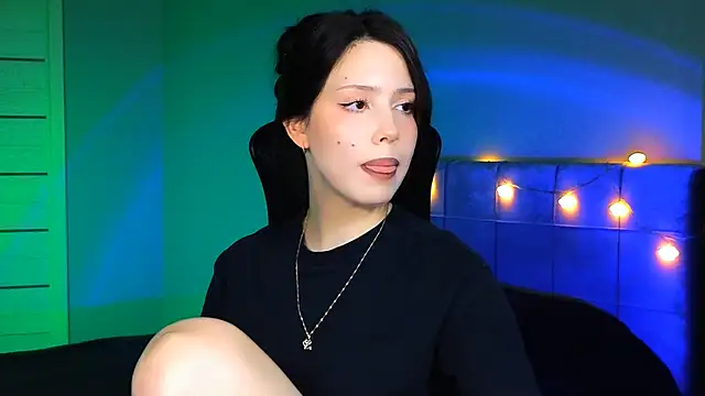 Snapshot of Stacy_Gonzales_ chatting on 02/01/25, 09:21 Stacy Gonzales online show from 02/01/25, 09:21