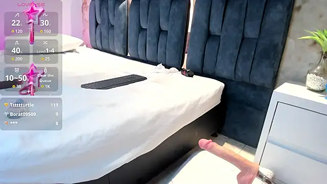 Snapshot of RoseTaylor__ chatting on 02/08/25, 09:03 RoseTaylor online show from 02/08/25, 09:03