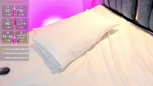 Snapshot of RoseTaylor__ chatting on 02/18/25, 09:32 RoseTaylor online show from 02/18/25, 09:32