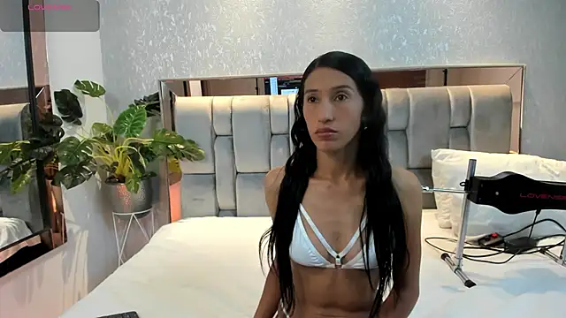 Snapshot of RoseTaylor__ chatting on 10/17/25, 04:37 RoseTaylor online show from 10/17/25, 04:37