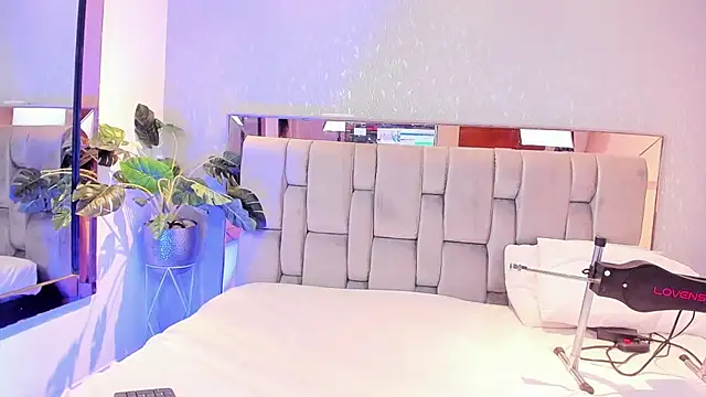 Snapshot of RoseTaylor__ chatting on 01/10/26, 04:58 RoseTaylor online show from 01/10/26, 04:58