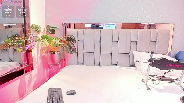 Snapshot of RoseTaylor__ chatting on 01/17/26, 05:34 RoseTaylor online show from 01/17/26, 05:34