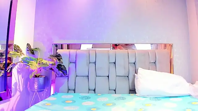 Snapshot of RoseTaylor__ chatting on 02/22/26, 04:46 RoseTaylor online show from 02/22/26, 04:46