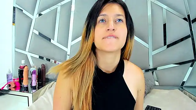 GiaRoussel online show from 02/09/25, 01:56