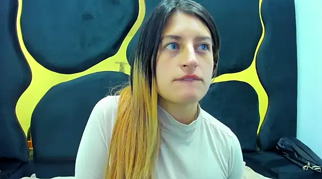 GiaRoussel online show from 02/12/25, 01:27