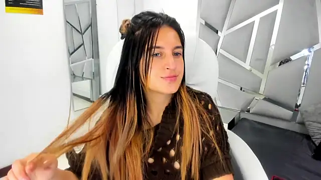 GiaRoussel online show from 03/04/25, 02:32