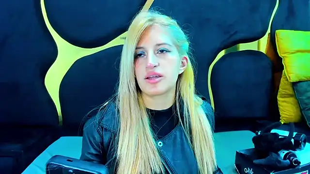 GiaRoussel online show from 12/19/25, 03:08