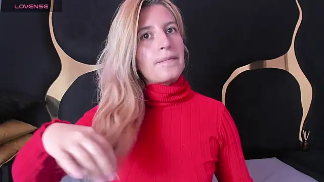 GiaRoussel online show from 02/04/26, 04:24