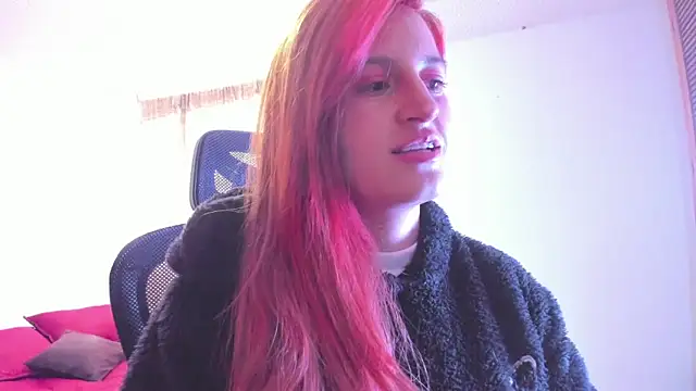 GiaRoussel online show from 04/18/26, 03:38