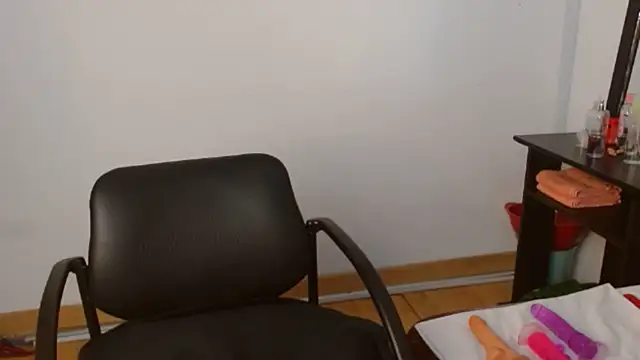 JessicaRabbit04 online show from 03/05/25, 09:16