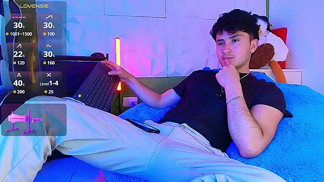 santyago taylor online show from 09/25/25, 08:01