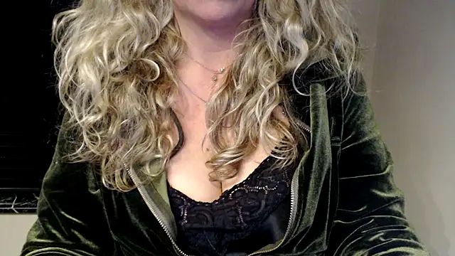 Snapshot of JenniLowen chatting on 03/02/25, 08:50 JenniLowen online show from 03/02/25, 08:50